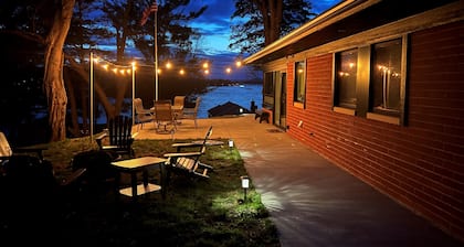 Amazing Lake Wisconsin Views!!! Newly Remodeled Cottage with Modern Amenities!