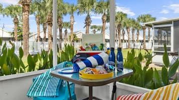 Hus - 3 soveværelser - terrasse - udsigt til pool | Terrasse/gårdhave