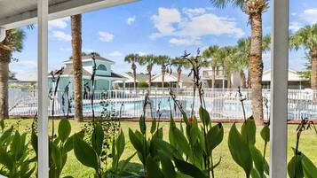 Hus - 3 soveværelser - terrasse - udsigt til pool | Udsigt fra værelset