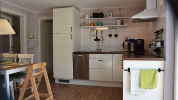 Kühlschrank, Ofen, Herdplatte, Geschirrspüler