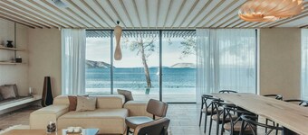 Luxury Villa Bay with Heated Pool