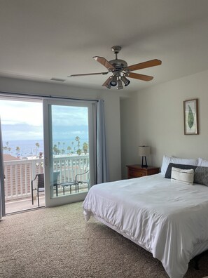 2 bedrooms, iron/ironing board, travel crib, free WiFi - Spacious Townhome, Views, Walk to Beach,Restaurants, Activities ,Bbq (Avalon)