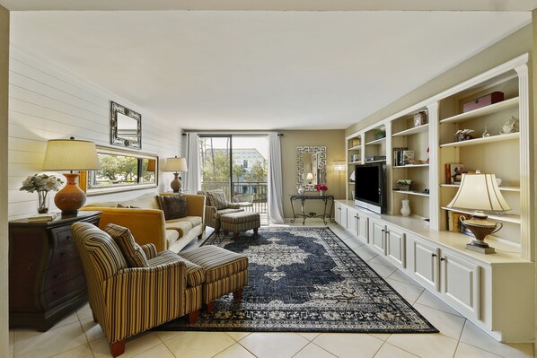 Smart TV, DVD player, offices, computer monitors