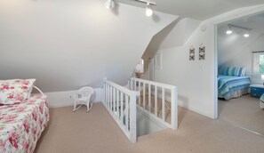 4 chambres, fer et planche à repasser, accès au Wi-Fi (inclus)