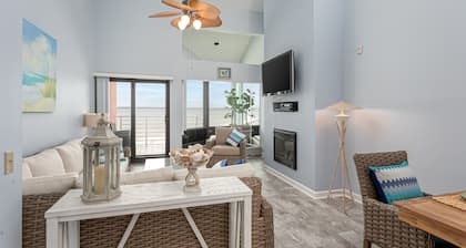 Spacious Condo on the Bay/Vaulted Ceilings - Palm Beach Club 209