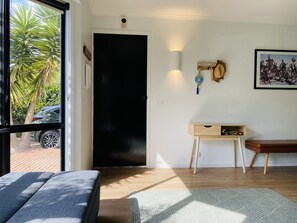 Interior - BUCKLEY's 10 (Point Lonsdale)