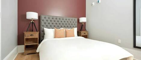 Hearing-Accessible Two-Bedroom Suite | 獨特裝潢、布置獨特、熨斗/熨衣板、免費無線上網