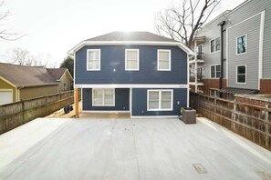 Exterior - Nashville Dream Stay – Two Luxury Homes -7BR! (Nashville)