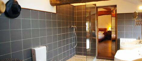 Combined shower/tub, hair dryer, towels, soap