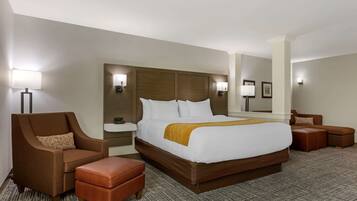 Suite, 1 très grand lit et 1 canapé-lit, non-fumeur | Bureau, espace de travail pour ordinateurs portables