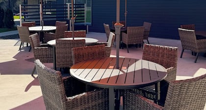 Comfort Suites Kingston Central