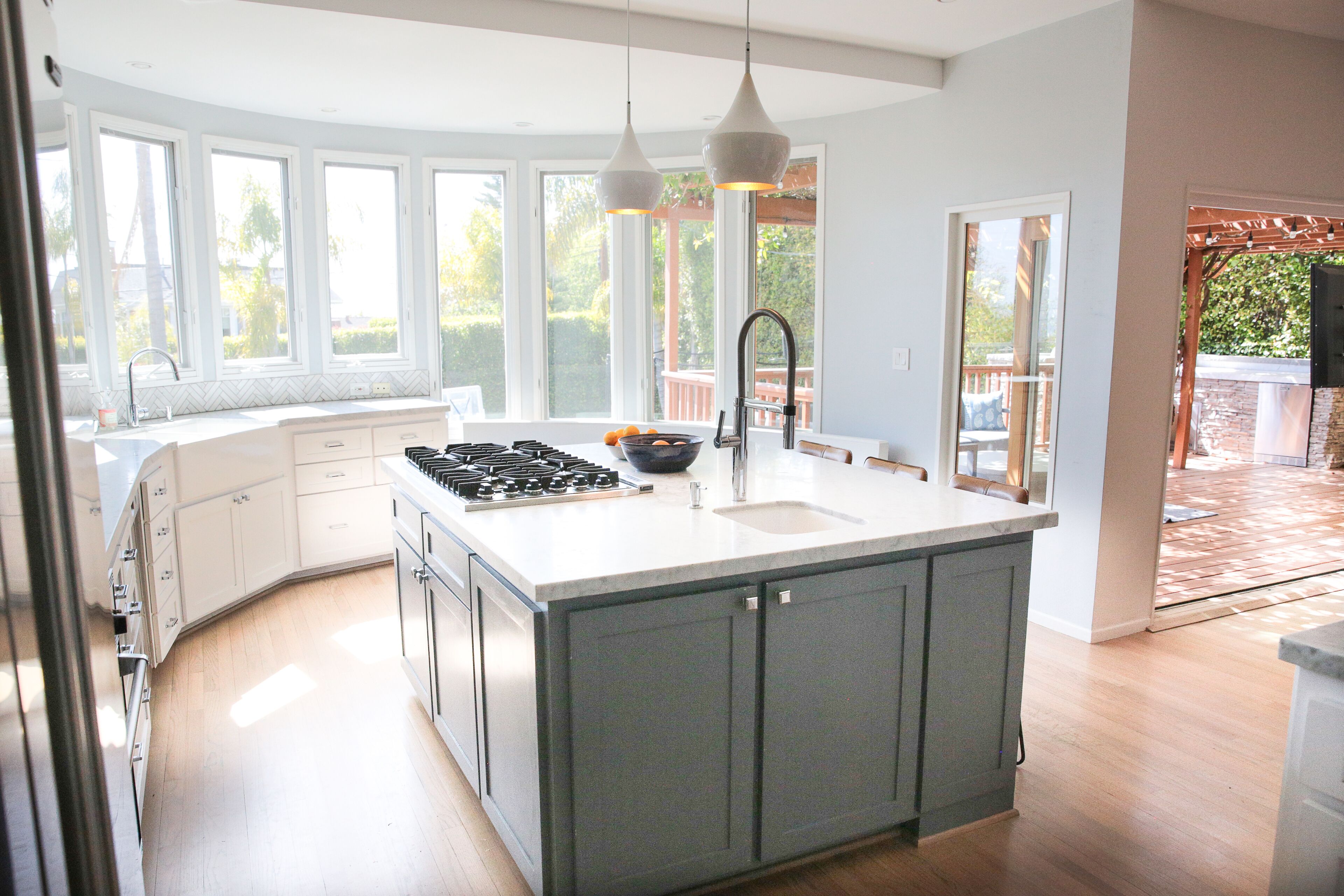 Large luxury home with heated pool. Near Palisades village, beaches and bluffs.