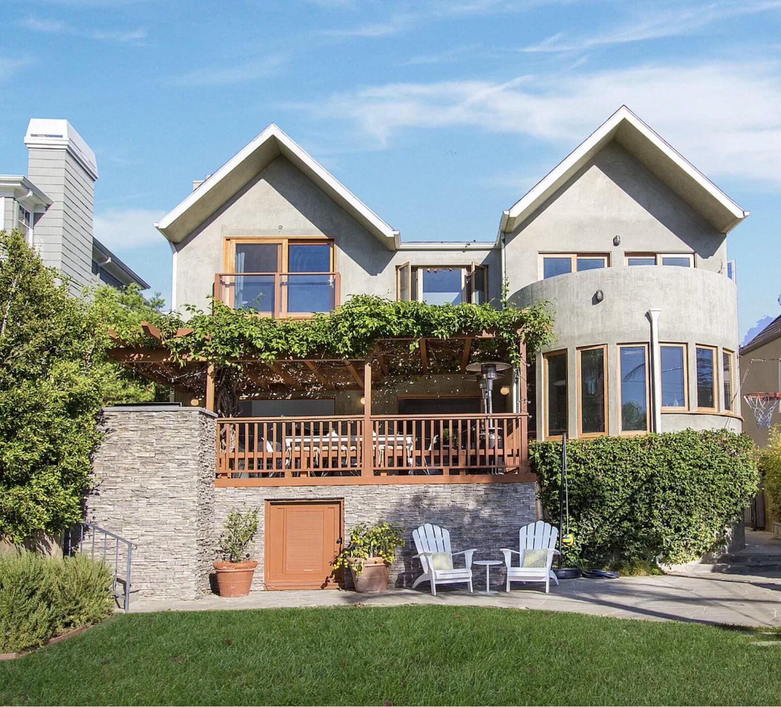 Sunshine Daydream: Stunning ocean view home with pool near the Palisades village