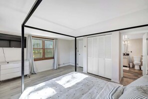 3 bedrooms, iron/ironing board, travel cot, WiFi