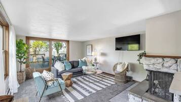 Télévision, cheminée