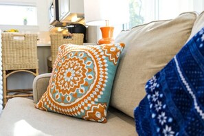 Smart TV, books, stereo, printers - Luxury Townhouse with rooftop view of downtown! (Nashville)