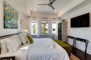 3 bedrooms, iron/ironing board, free WiFi, bed sheets - Luxury Townhouse with rooftop view of downtown! (Nashville)
