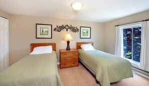 2 bedrooms, free WiFi, bed sheets - 2 King Master Suites, Outside heated pool, Close to Dunes (Cedar)
