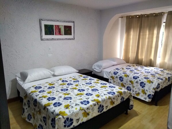 4 bedrooms, iron/ironing board, free WiFi, bed sheets