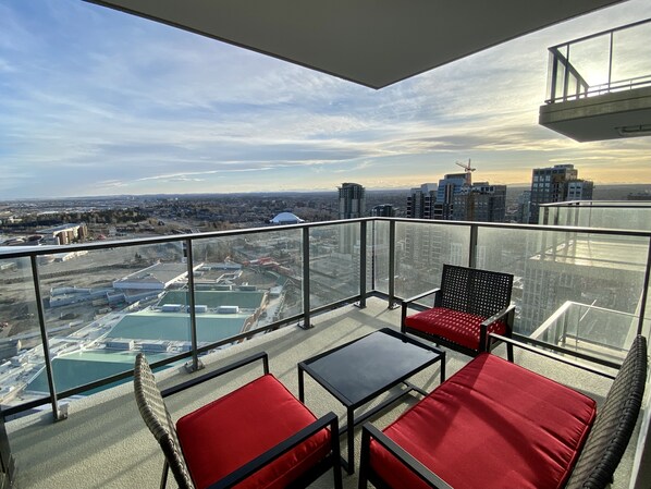 Property grounds - Downtown Luxury Condo in Tallest Tower in 34 floor (Calgary)