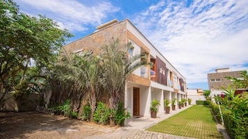 Fachada de la propiedad
