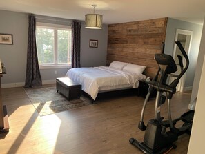 5 bedrooms, desk, iron/ironing board, free WiFi