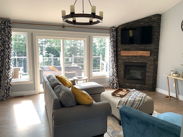 Smart TV, fireplace, books