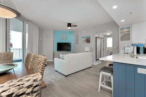 Smart TV, offices - Family Resort-2BR King Suite | Pool View | Destin (Destin)