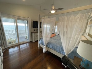 5 habitaciones, tabla de planchar con plancha y cuna de viaje 