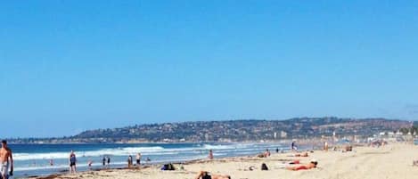 Una playa cerca
