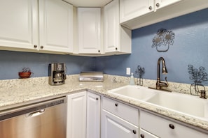Fridge, microwave, stovetop, dishwasher