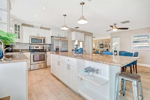 Fridge, microwave, oven, stovetop - -Sea Coast Living At it's BEST, Heated pool, near beaches, shops, restaurants (Naples)