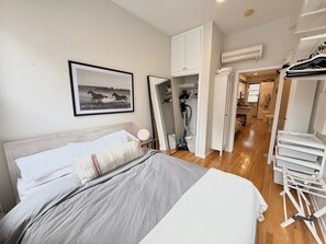 1 bedroom, iron/ironing board, free WiFi, bed sheets - Fast Path or Ferry Ride to NYC & World Cup High End Furniture & Bedding Hoboken (Hoboken)