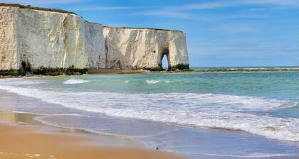 Nickleby Nook By the Sea - Meters to the Beach!