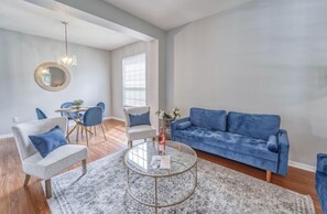 Smart TV, fireplace, table tennis