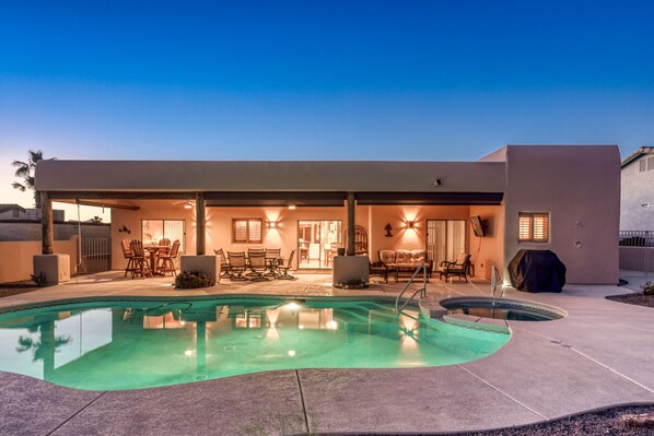 Outdoor pool, a heated pool - Special 15% off 4 Nights! New Riviera Boat Launch Only 0.5 mile Away! (Lake Havasu City)