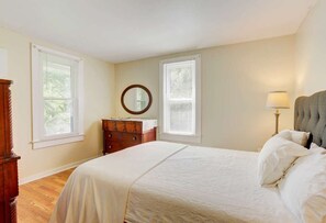 3 bedrooms, free WiFi, bed sheets - Stone Cottage near the downtown square of Fayetteville TN (Fayetteville)