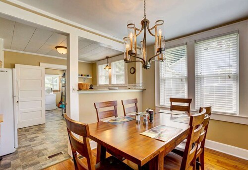 Stone Cottage near the downtown square of Fayetteville TN