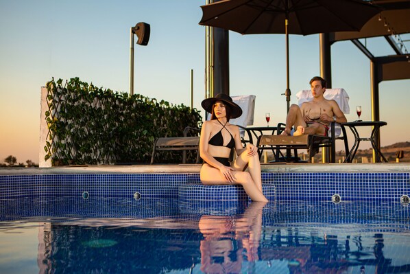 Außenpool, Liegestühle