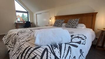 4 sovrum, skrivbord, gratis wi-fi och sÀngklÀder