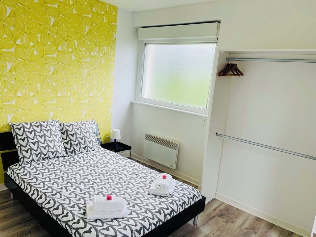 2 chambres, fer et planche à repasser, lit parapluie, Wi-Fi gratuit