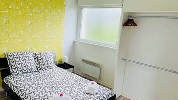 2 chambres, fer et planche à repasser, lit parapluie, Wi-Fi gratuit