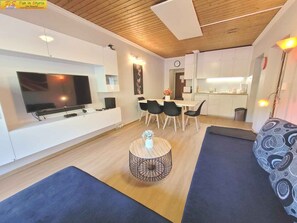 Télévision, chaîne hi-fi