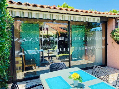 🌷 Charming vacation villa with terrace & WIFI at Les Capellans 🌷