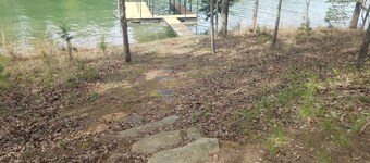 3-074 Songbird / Sleeps 6 / Private Covered Dock / WiFi / Pets Welcome Lakefront