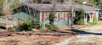 3-074 Songbird / Sleeps 6 / Private Covered Dock / WiFi / Pets Welcome Lakefront