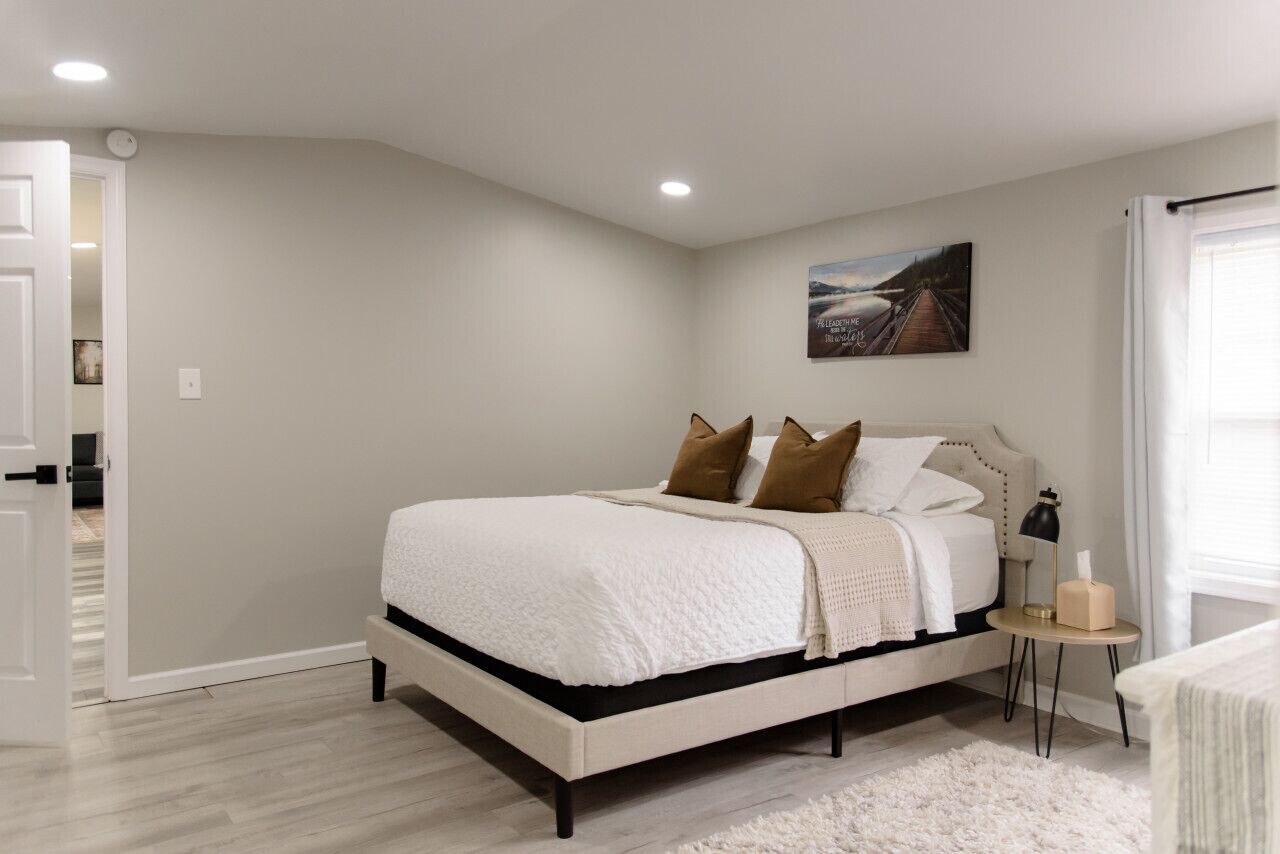 2 habitaciones, tabla de planchar con plancha y cuna de viaje 