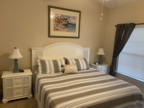 3 多间卧室、办公桌、熨斗/熨衣板、旅行婴儿床