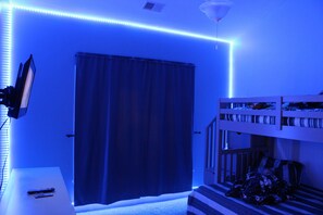 3 bedrooms, desk, iron/ironing board, travel crib