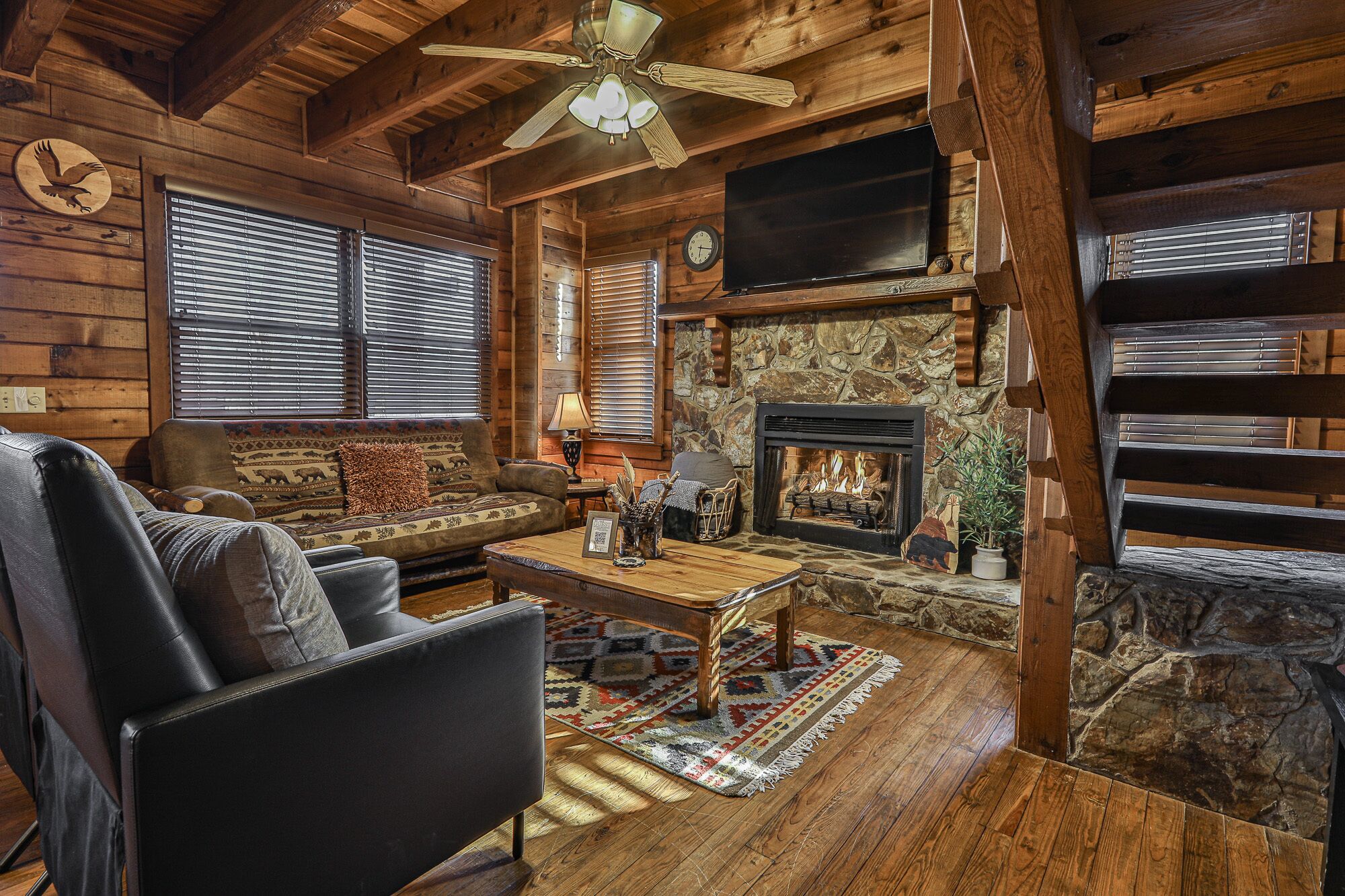 Smart TV, fireplace